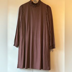 indi & cold dress with geometric pattern